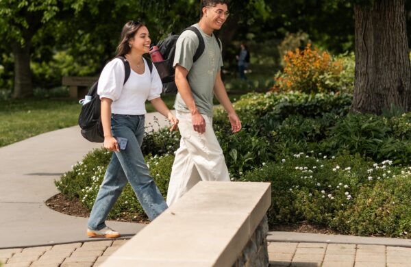 Girl and boy walking to class at Virginia Tech